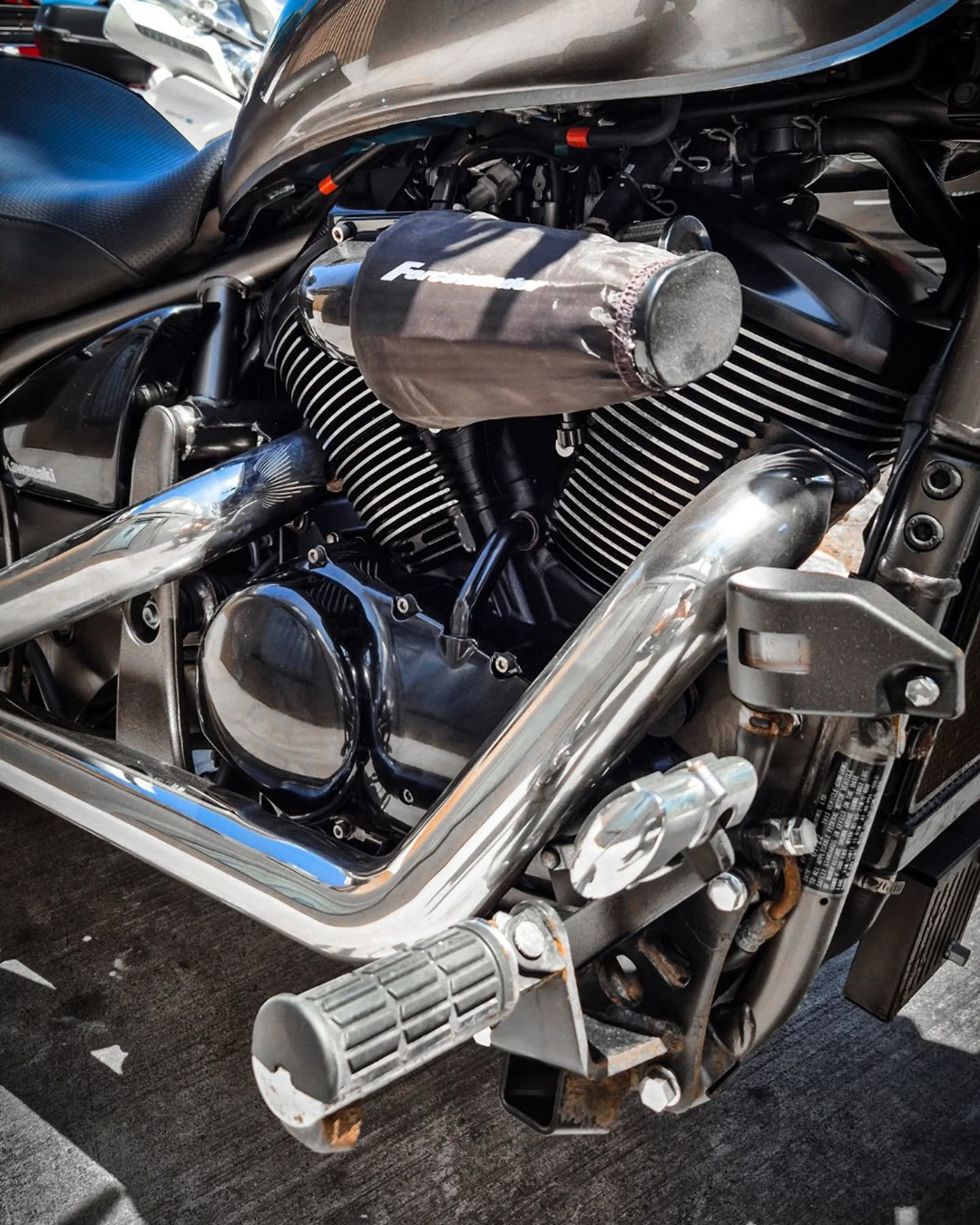 Kawasaki VN900 Custom 3