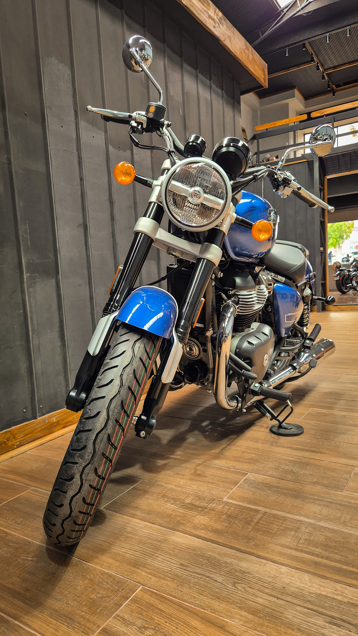 Royal Enfield Super Meteor 650 2025 - Imagen 4